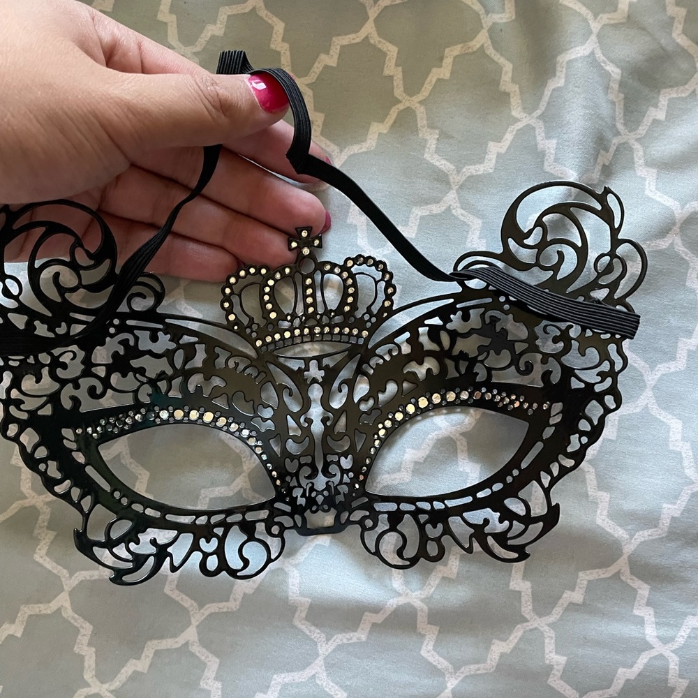 Masquerade Masks - Picture 5 of 7